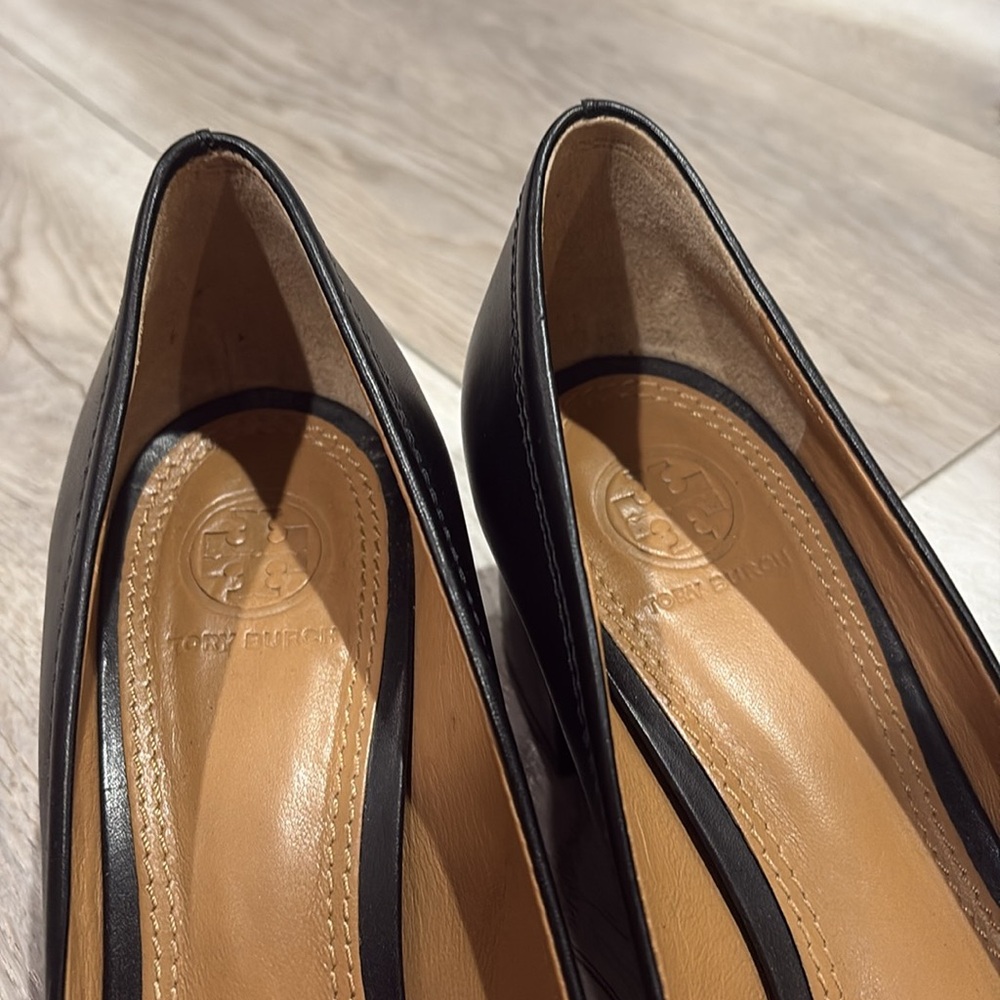 Tory Burch Mini Miller Leather Logo Pump, Black - Picture 5 of 7